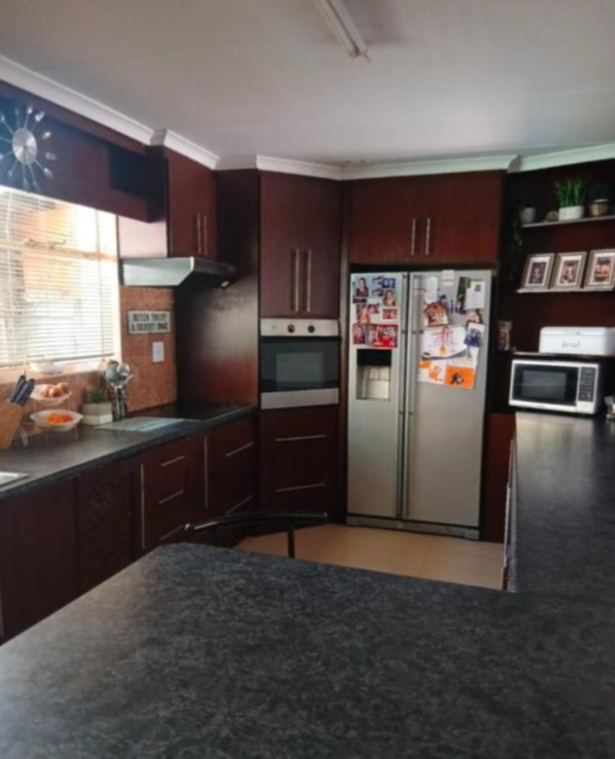 7 Bedroom Property for Sale in Secunda Mpumalanga