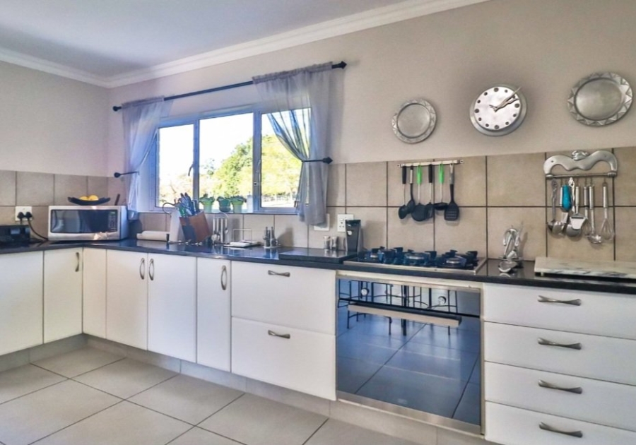 To Let  Bedroom Property for Rent in White River Estates Mpumalanga