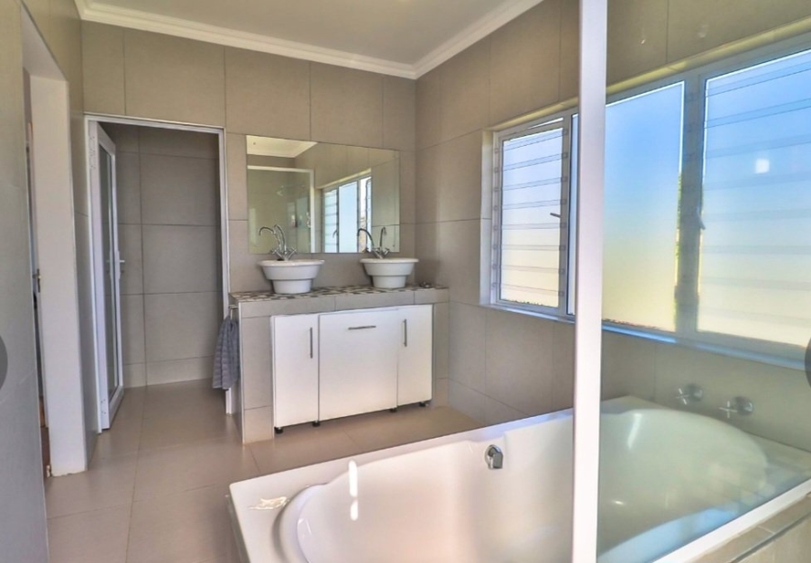 To Let  Bedroom Property for Rent in White River Estates Mpumalanga