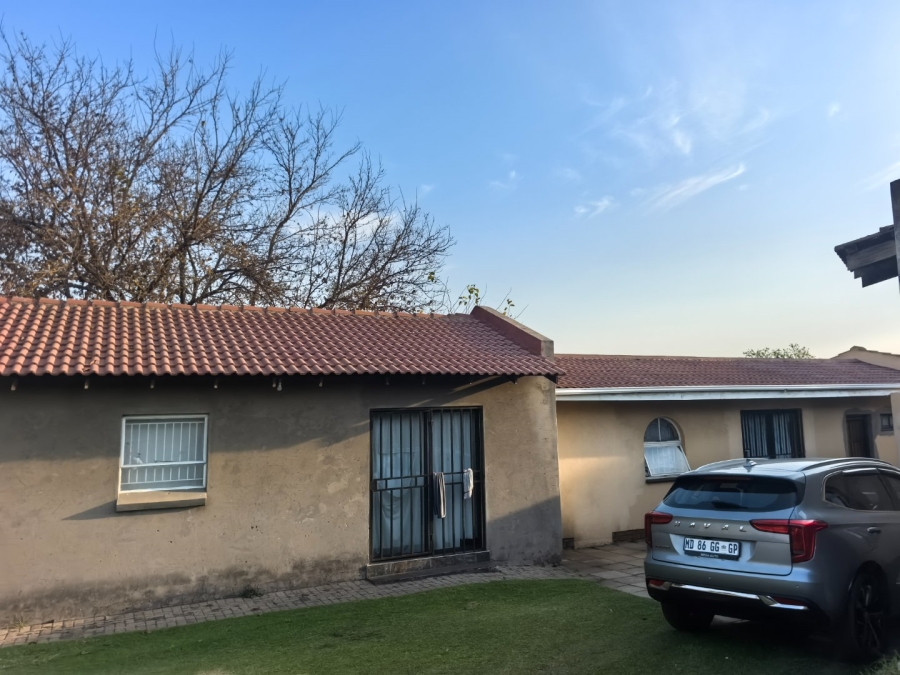 8 Bedroom Property for Sale in Reyno Ridge Mpumalanga
