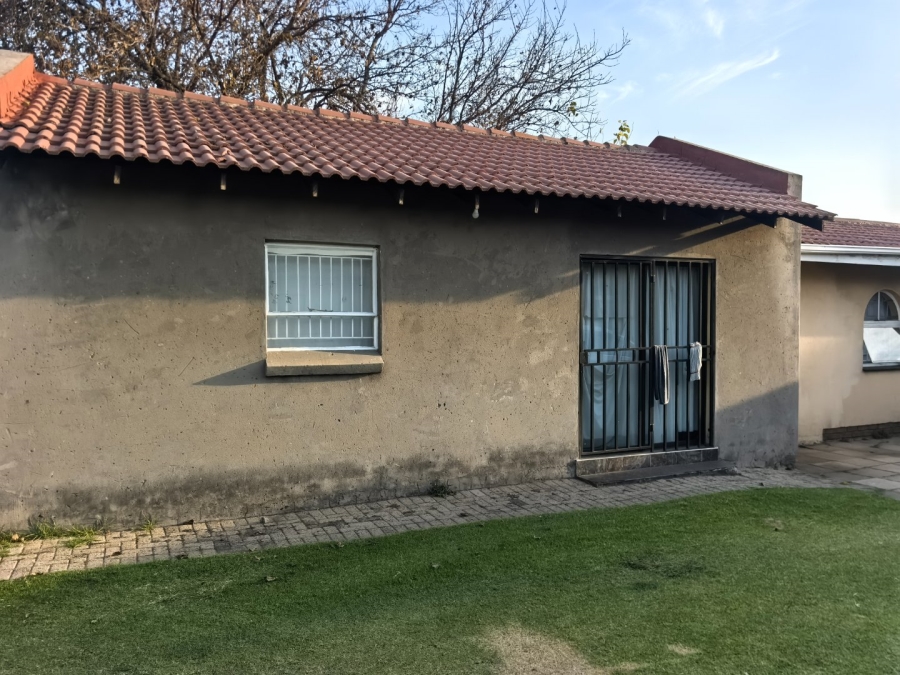8 Bedroom Property for Sale in Reyno Ridge Mpumalanga