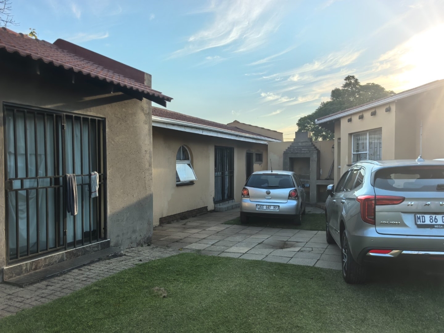 8 Bedroom Property for Sale in Reyno Ridge Mpumalanga