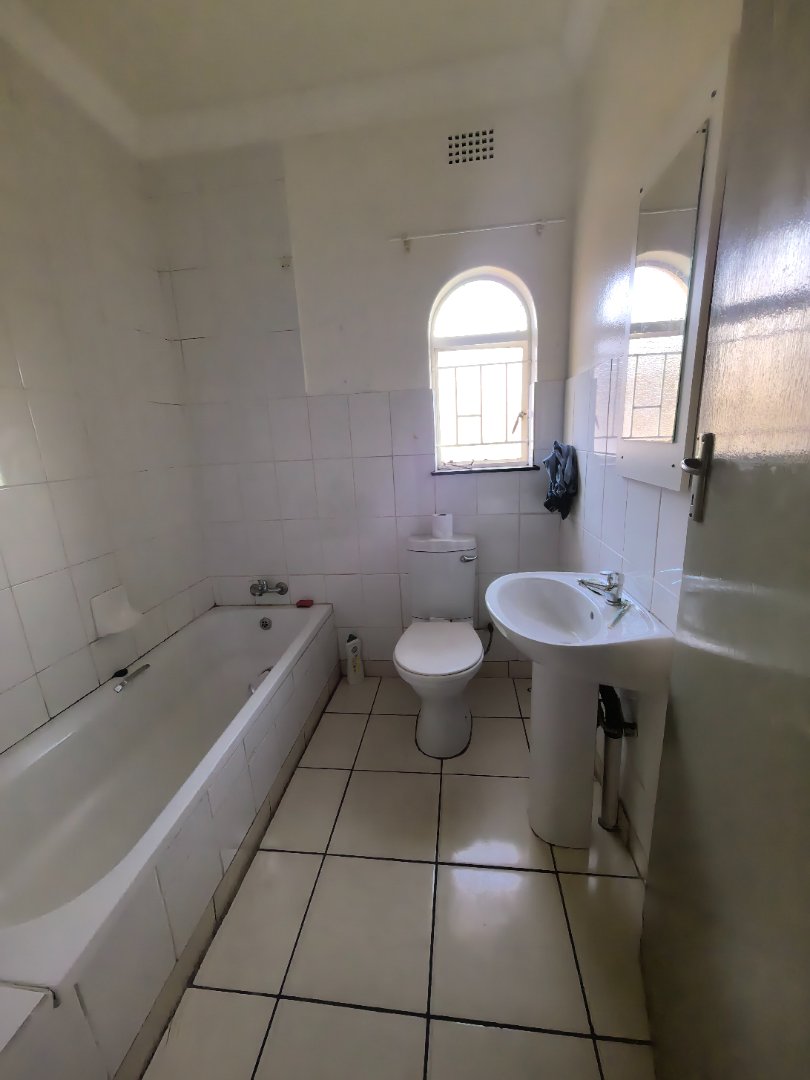 8 Bedroom Property for Sale in Reyno Ridge Mpumalanga