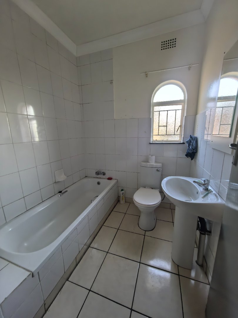 8 Bedroom Property for Sale in Reyno Ridge Mpumalanga