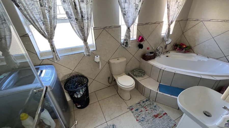 4 Bedroom Property for Sale in Cosmosrand Mpumalanga
