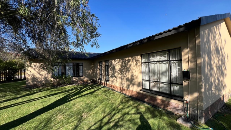 4 Bedroom Property for Sale in Cosmosrand Mpumalanga
