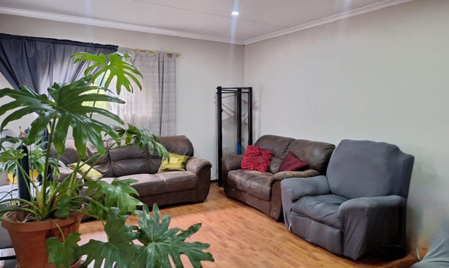 5 Bedroom Property for Sale in Cosmosrand Mpumalanga