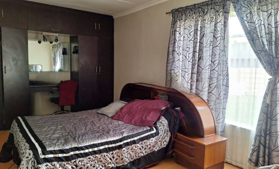 5 Bedroom Property for Sale in Cosmosrand Mpumalanga