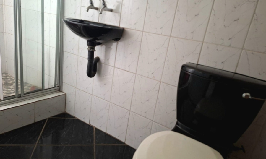 5 Bedroom Property for Sale in Cosmosrand Mpumalanga