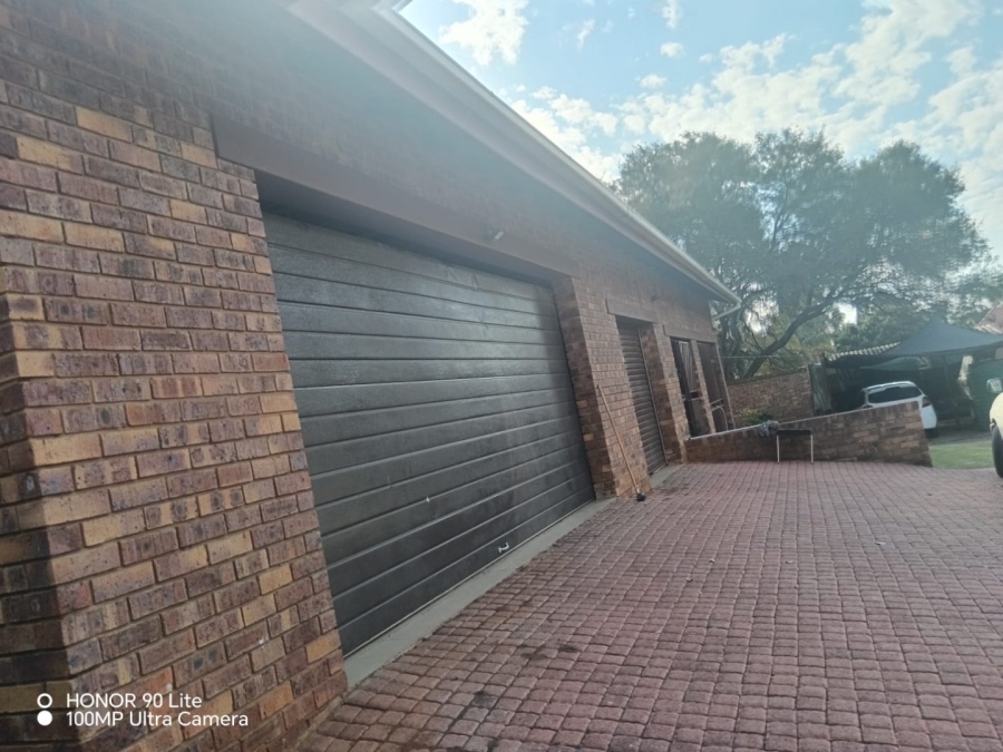 5 Bedroom Property for Sale in Die Heuwel Mpumalanga