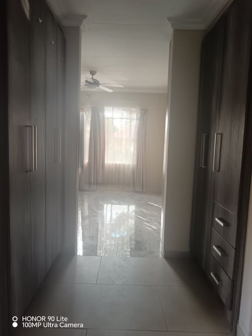 5 Bedroom Property for Sale in Die Heuwel Mpumalanga