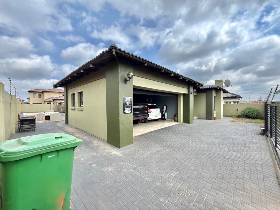 To Let 4 Bedroom Property for Rent in Aerorand Mpumalanga