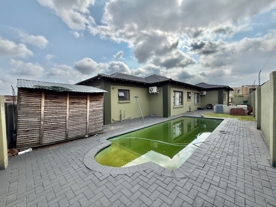 To Let 4 Bedroom Property for Rent in Aerorand Mpumalanga