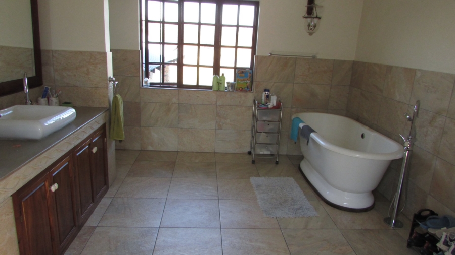 5 Bedroom Property for Sale in White River Ext 6 Mpumalanga