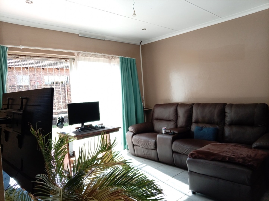2 Bedroom Property for Sale in Standerton Mpumalanga