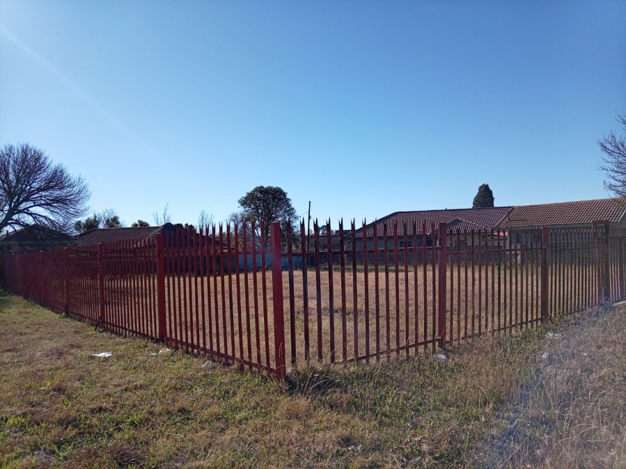 1 Bedroom Property for Sale in Kosmos Park Mpumalanga