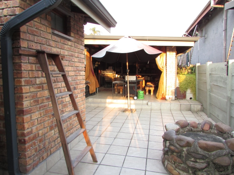 5 Bedroom Property for Sale in West Acres Ext 1 Mpumalanga