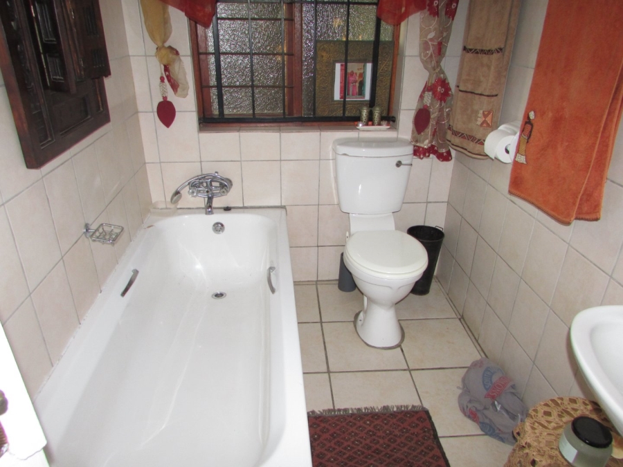 5 Bedroom Property for Sale in West Acres Ext 1 Mpumalanga