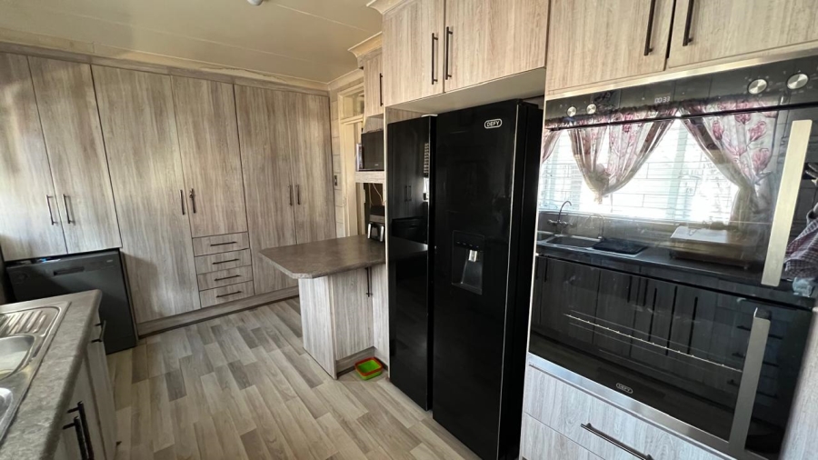 4 Bedroom Property for Sale in Sunset Park Mpumalanga