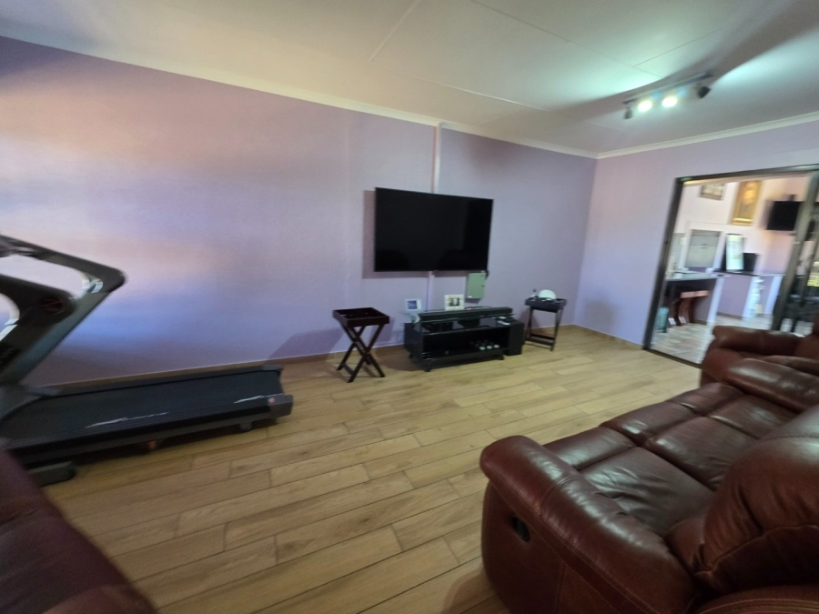 3 Bedroom Property for Sale in Kruinpark Mpumalanga