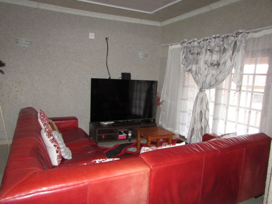 5 Bedroom Property for Sale in White River Ext 49 Mpumalanga