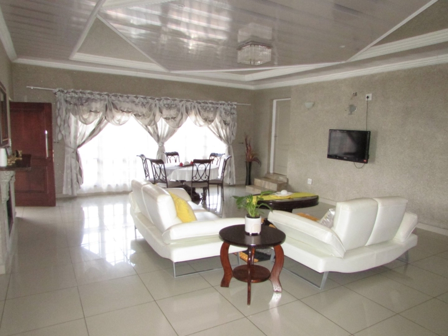 5 Bedroom Property for Sale in White River Ext 49 Mpumalanga