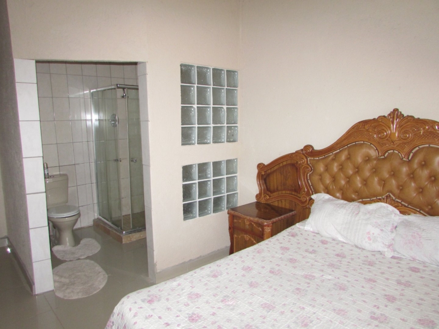 5 Bedroom Property for Sale in White River Ext 49 Mpumalanga