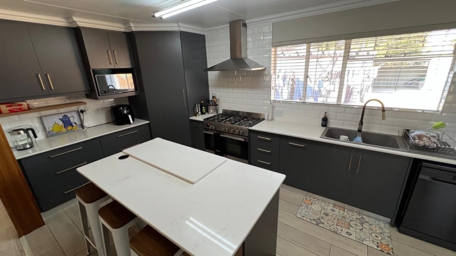 4 Bedroom Property for Sale in Suidheuwel Mpumalanga
