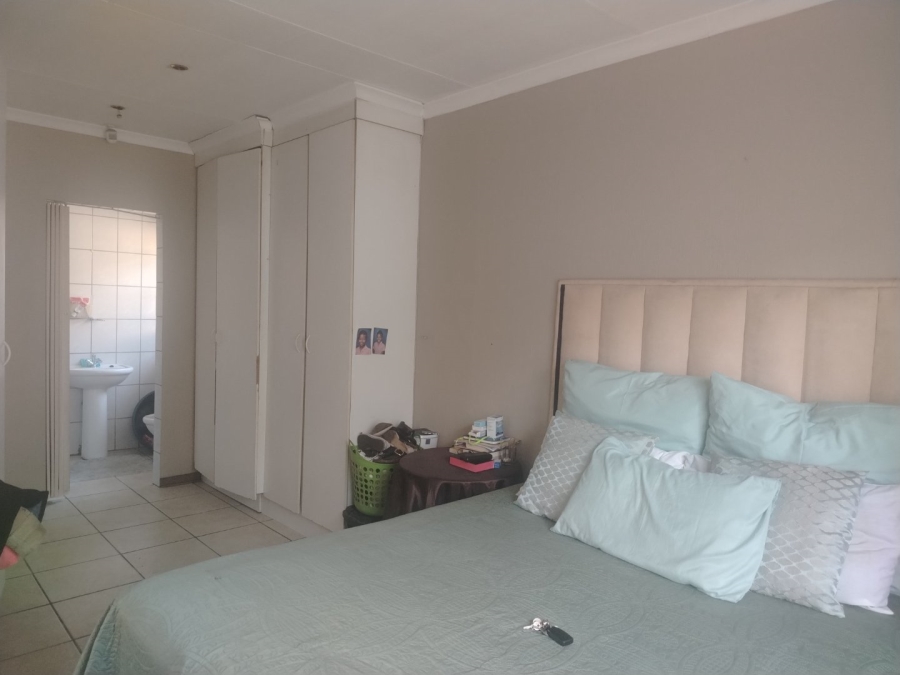2 Bedroom Property for Sale in Witbank Ext 10 Mpumalanga
