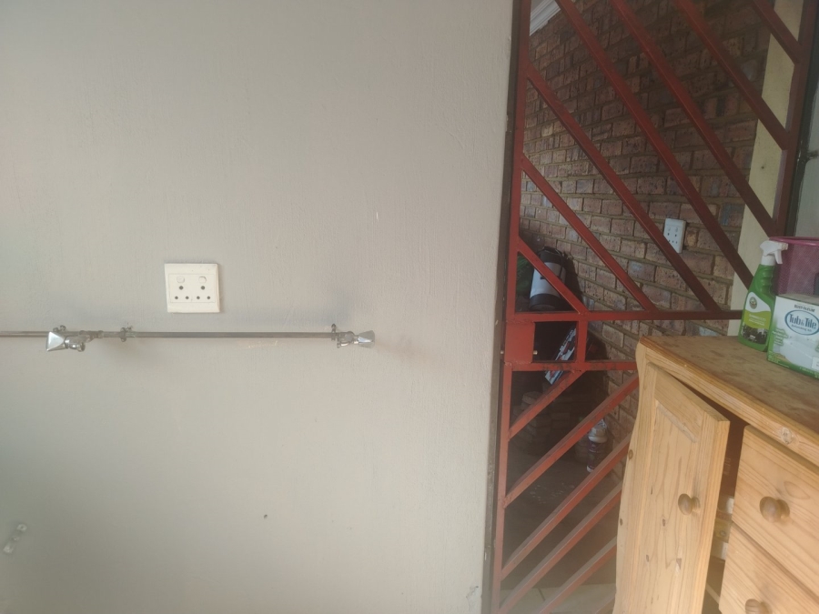2 Bedroom Property for Sale in Witbank Ext 10 Mpumalanga