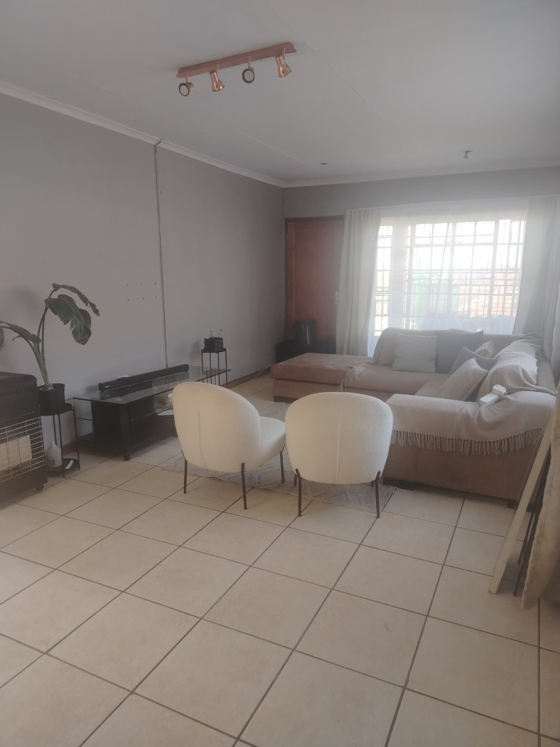 To Let 2 Bedroom Property for Rent in Witbank Ext 10 Mpumalanga