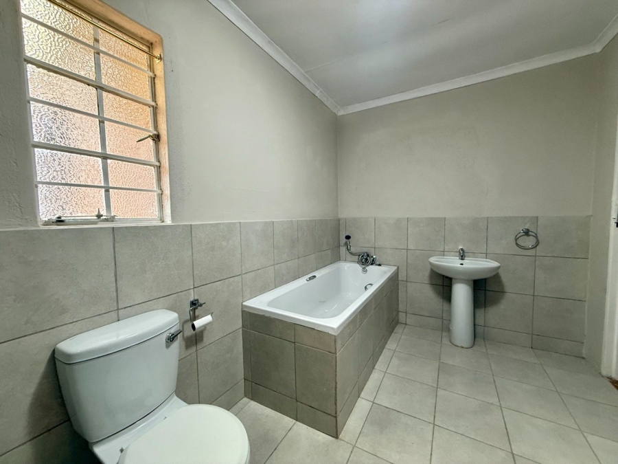 To Let 2 Bedroom Property for Rent in White River AH Mpumalanga