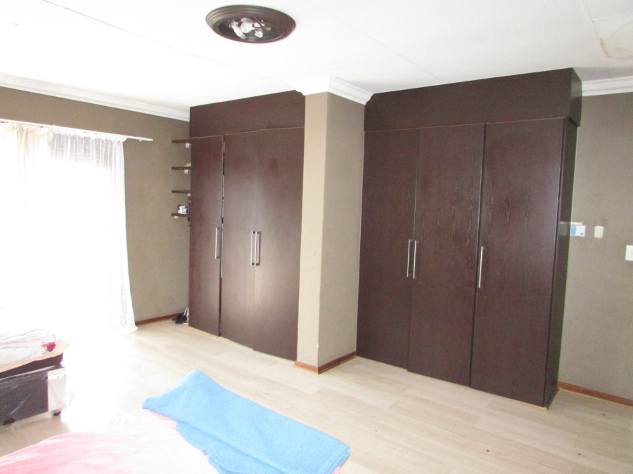 4 Bedroom Property for Sale in Stonehenge Ext 1 Mpumalanga