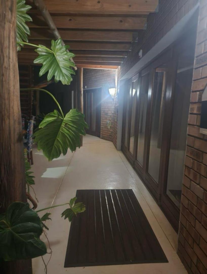 5 Bedroom Property for Sale in Marloth Park Mpumalanga