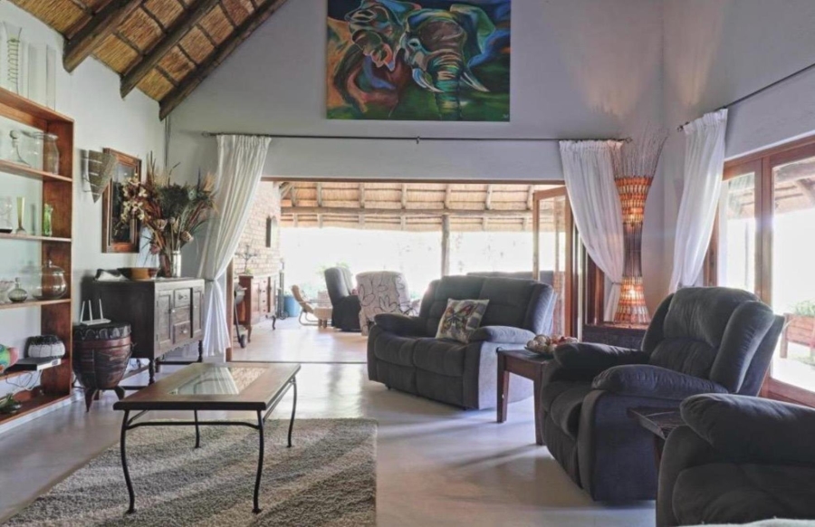 5 Bedroom Property for Sale in Marloth Park Mpumalanga
