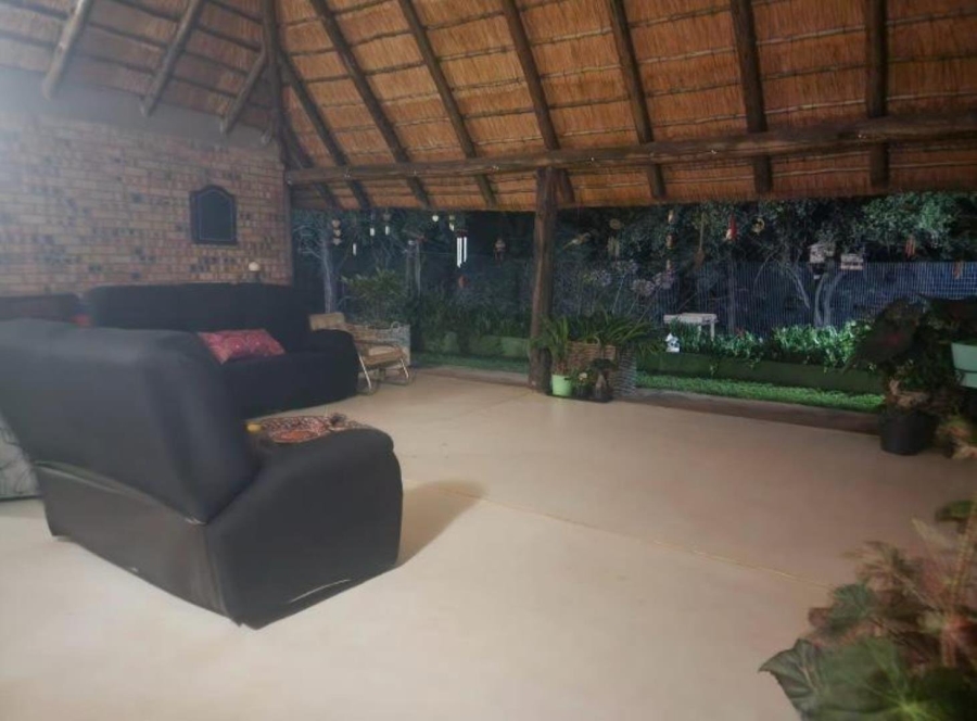 5 Bedroom Property for Sale in Marloth Park Mpumalanga