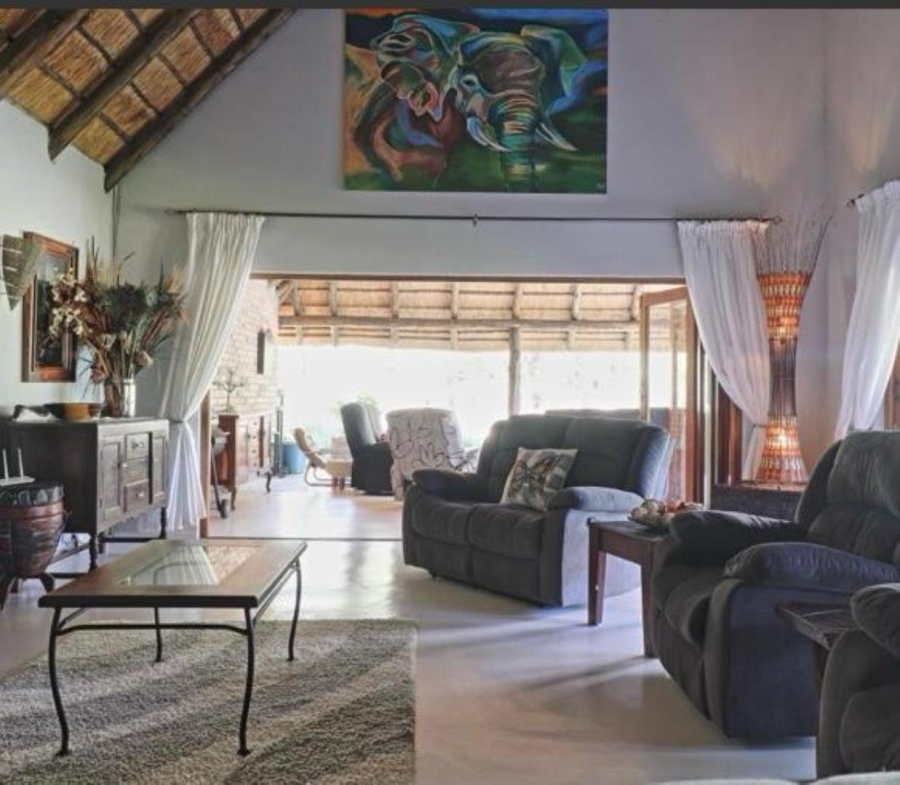 5 Bedroom Property for Sale in Marloth Park Mpumalanga