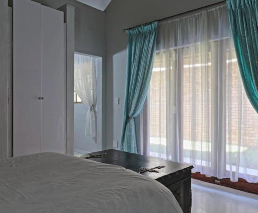 5 Bedroom Property for Sale in Marloth Park Mpumalanga