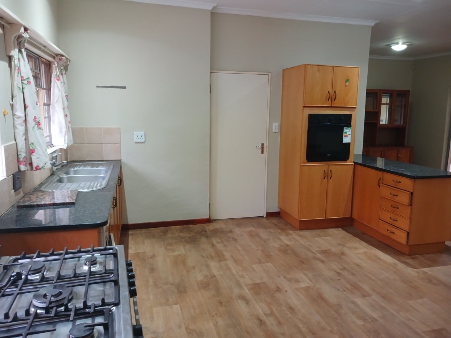 To Let Commercial Property for Rent in White River AH Mpumalanga
