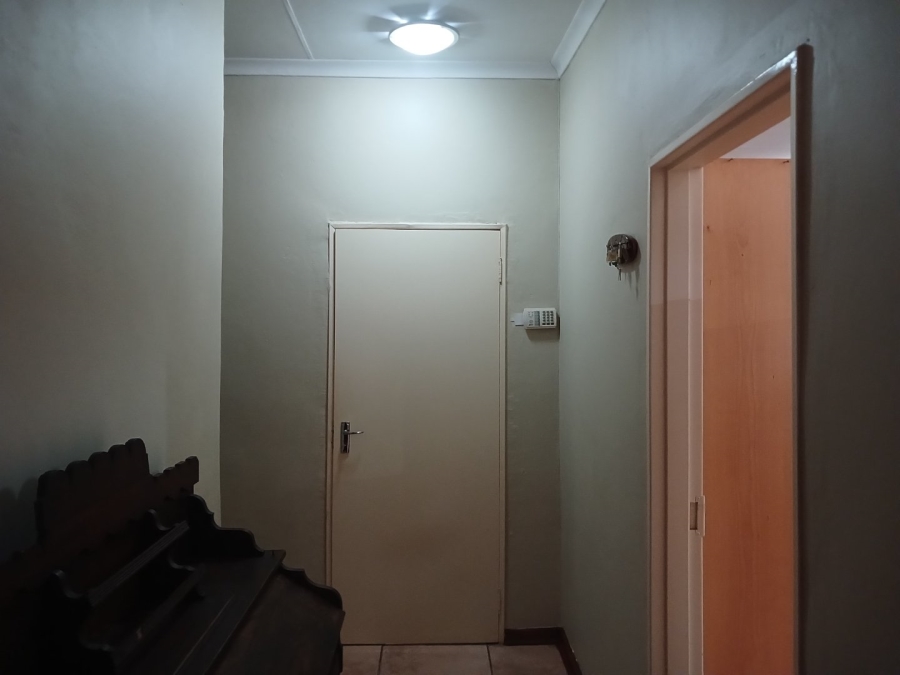 To Let Commercial Property for Rent in White River AH Mpumalanga
