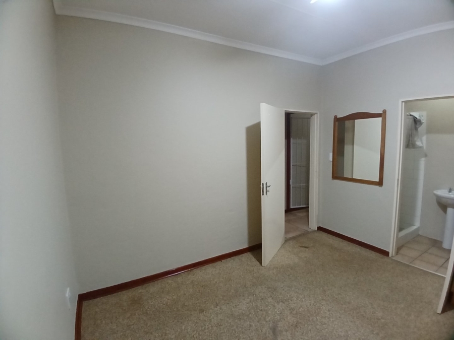 To Let Commercial Property for Rent in White River AH Mpumalanga