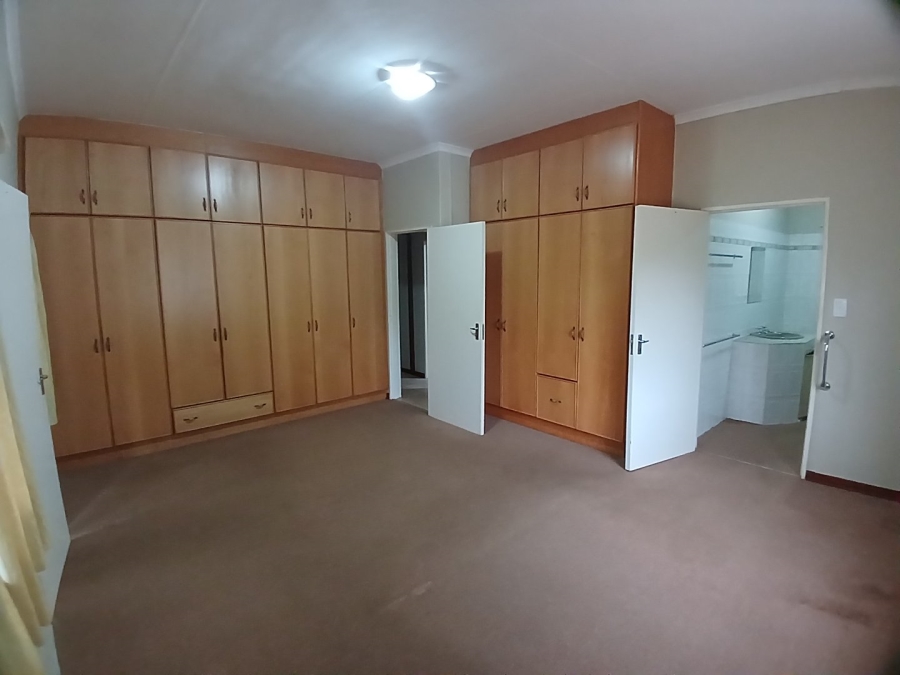 To Let Commercial Property for Rent in White River AH Mpumalanga