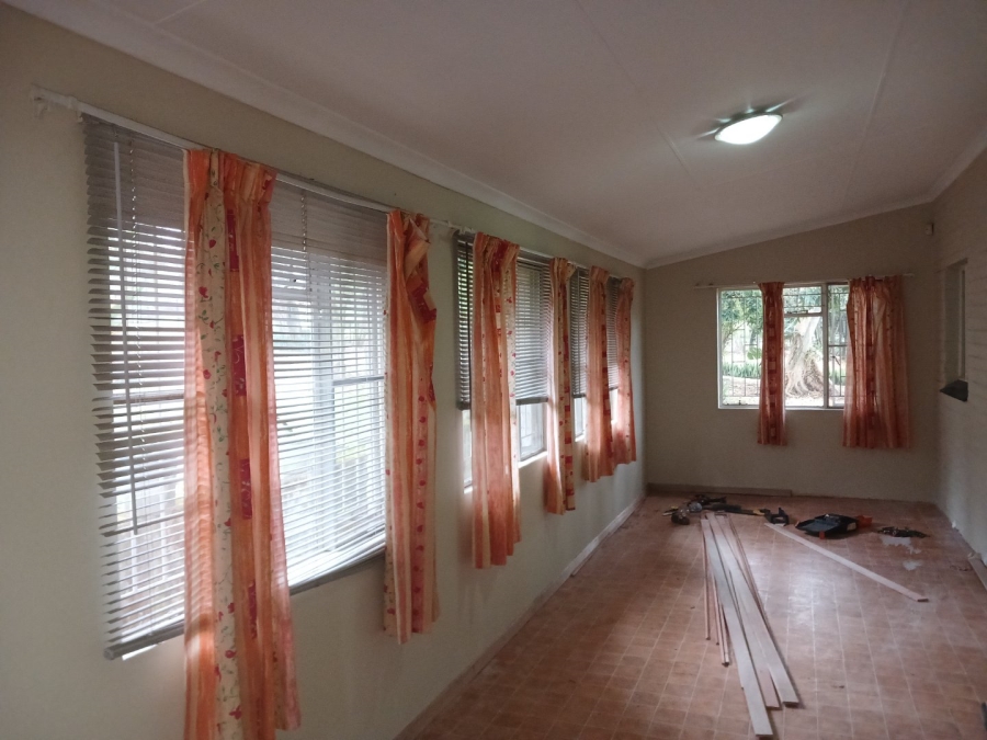 To Let Commercial Property for Rent in White River AH Mpumalanga