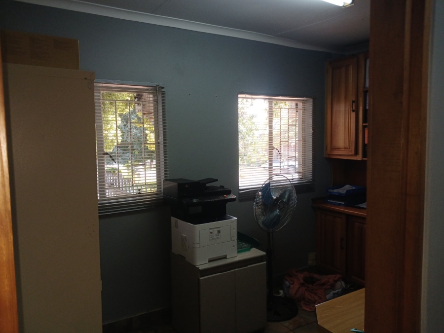 To Let Commercial Property for Rent in White River Mpumalanga