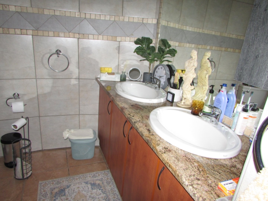 3 Bedroom Property for Sale in Stonehenge Ext 7 Mpumalanga