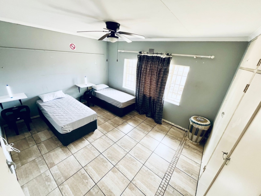 To Let 4 Bedroom Property for Rent in Flora Park Mpumalanga