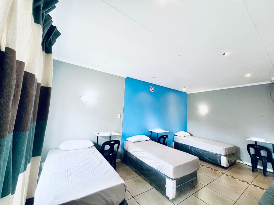 To Let 4 Bedroom Property for Rent in Flora Park Mpumalanga