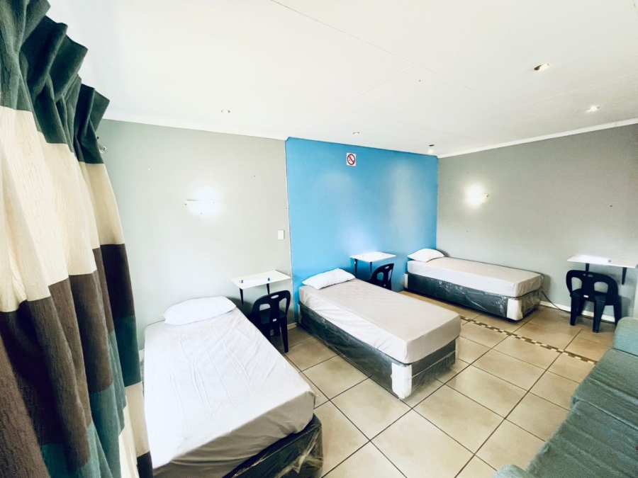 To Let 4 Bedroom Property for Rent in Flora Park Mpumalanga