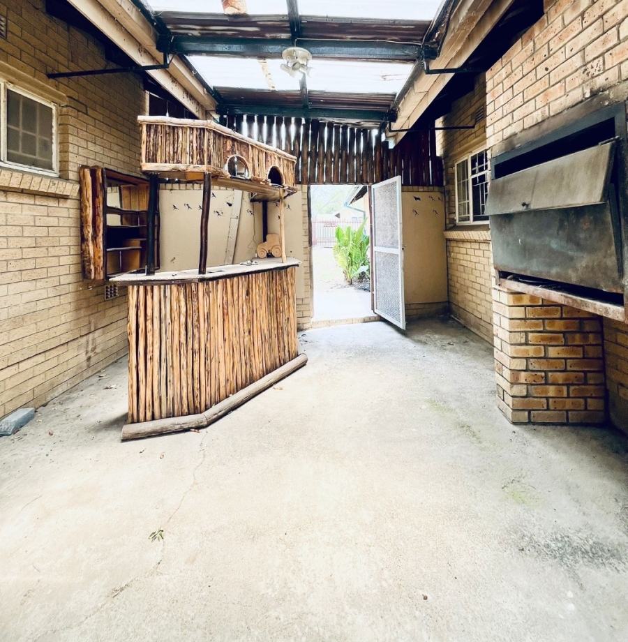 To Let 4 Bedroom Property for Rent in Flora Park Mpumalanga