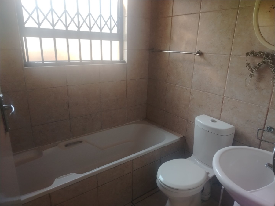 To Let 3 Bedroom Property for Rent in Reyno Ridge Mpumalanga